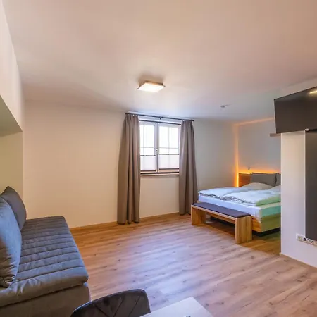 بيت ضيافة 8rooms - Altstadthotel تيرشنرويت