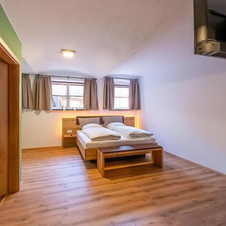 Guest house 8rooms - Altstadthotel 3*