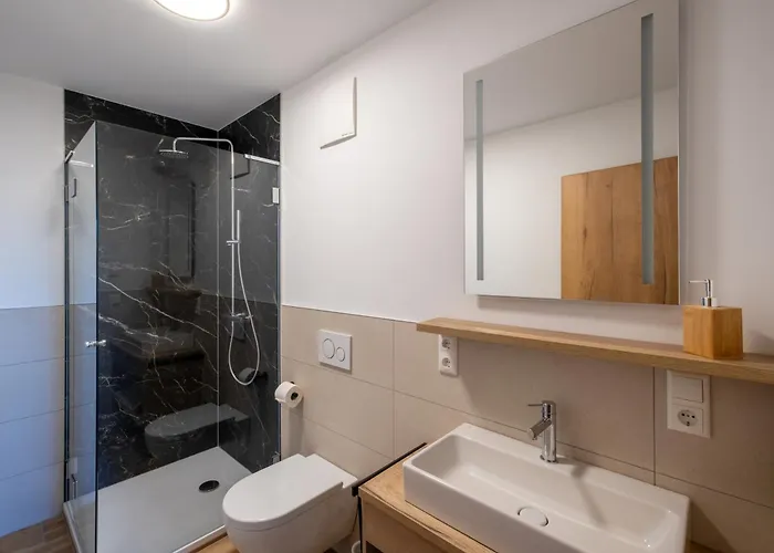 بيت ضيافة 8rooms - Altstadthotel تيرشنرويت