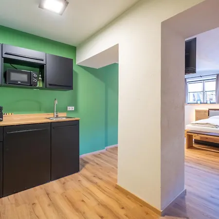 8rooms - Altstadthotel 티르셴로이트