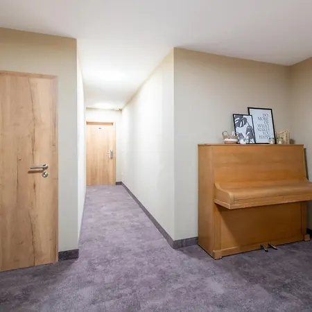 8rooms - Altstadthotel 3* 티르셴로이트